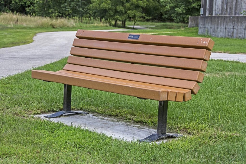 How and Where to Use an Outdoor Bench